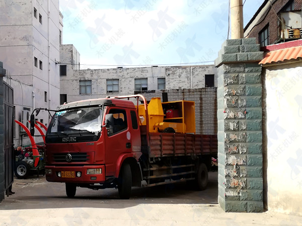 發往河北的大型木頭粉碎機