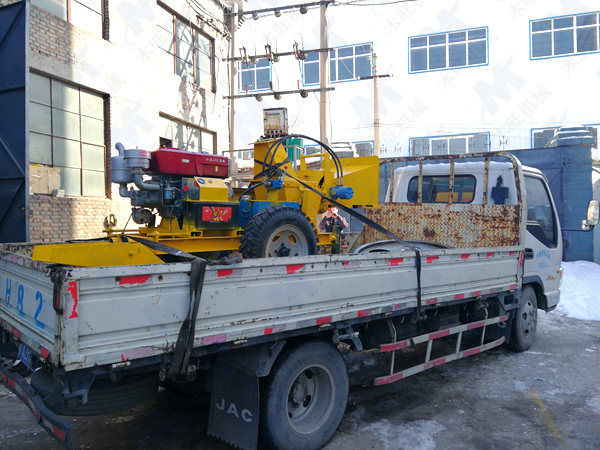 發往貴州的小型樹枝粉碎機