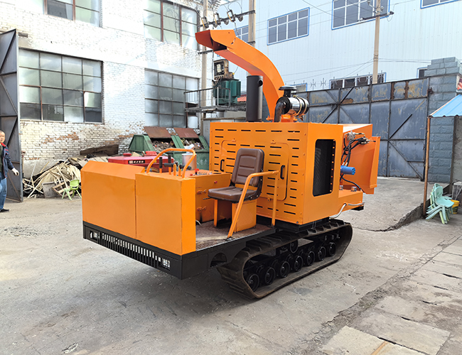 履帶碎枝機 能駕駛的綠化清理 “多面手”